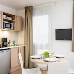 Lägenhetshotell Adagio Access Paris 3*