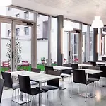 Апарт-отель Adagio Access Paris Клиши