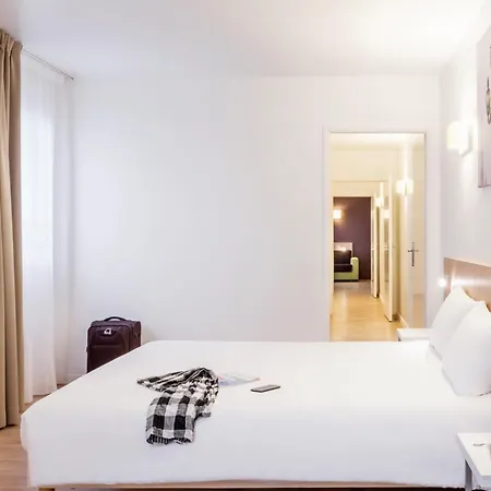 מלון דירות Adagio Access Paris קלישי