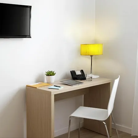 מלון דירות Adagio Access Paris 3*