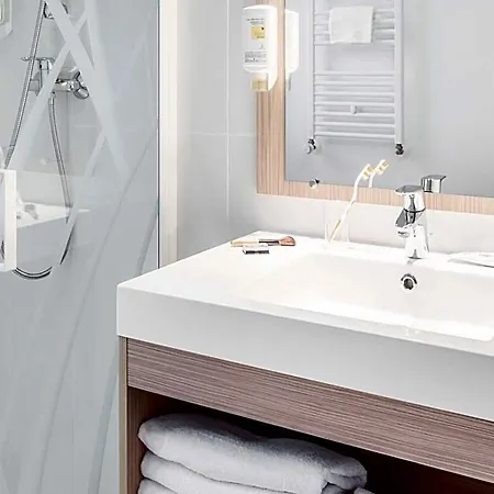 Adagio Access Paris