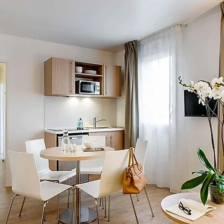 Adagio Access Paris Apartahotel 3*