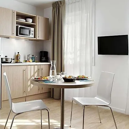 Adagio Access Paris Apartahotel 3*