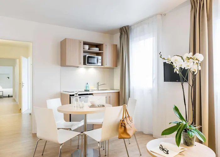 Aparthotel Adagio Access Paris 3*