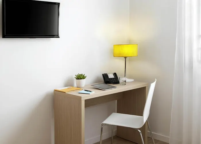 Апарт-отель Adagio Access Paris 3*